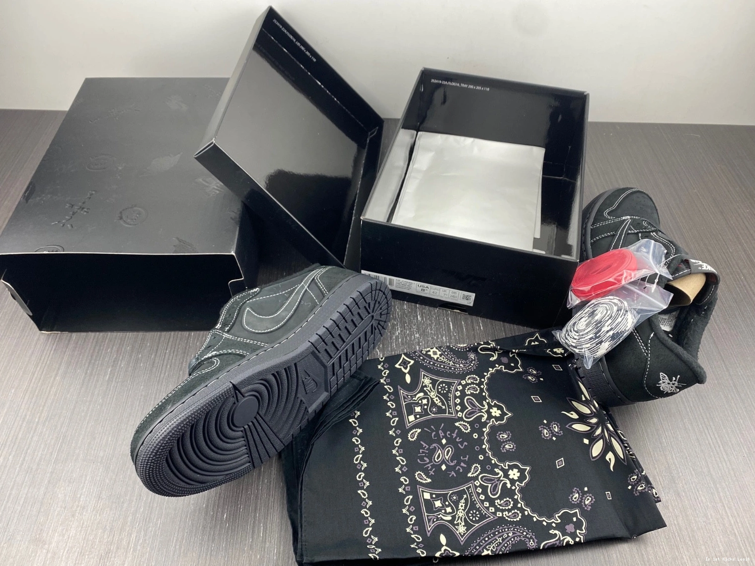 x ravis “Black  Air Phantom” Jordan Low 1 Scott DM7866-001 0921